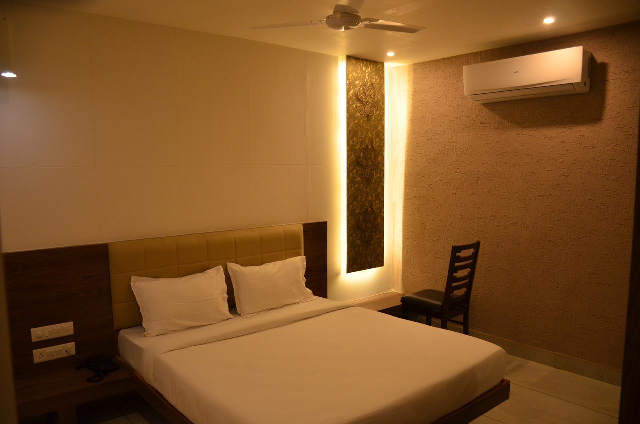Hotel Apple Residency Pātan Esterno foto