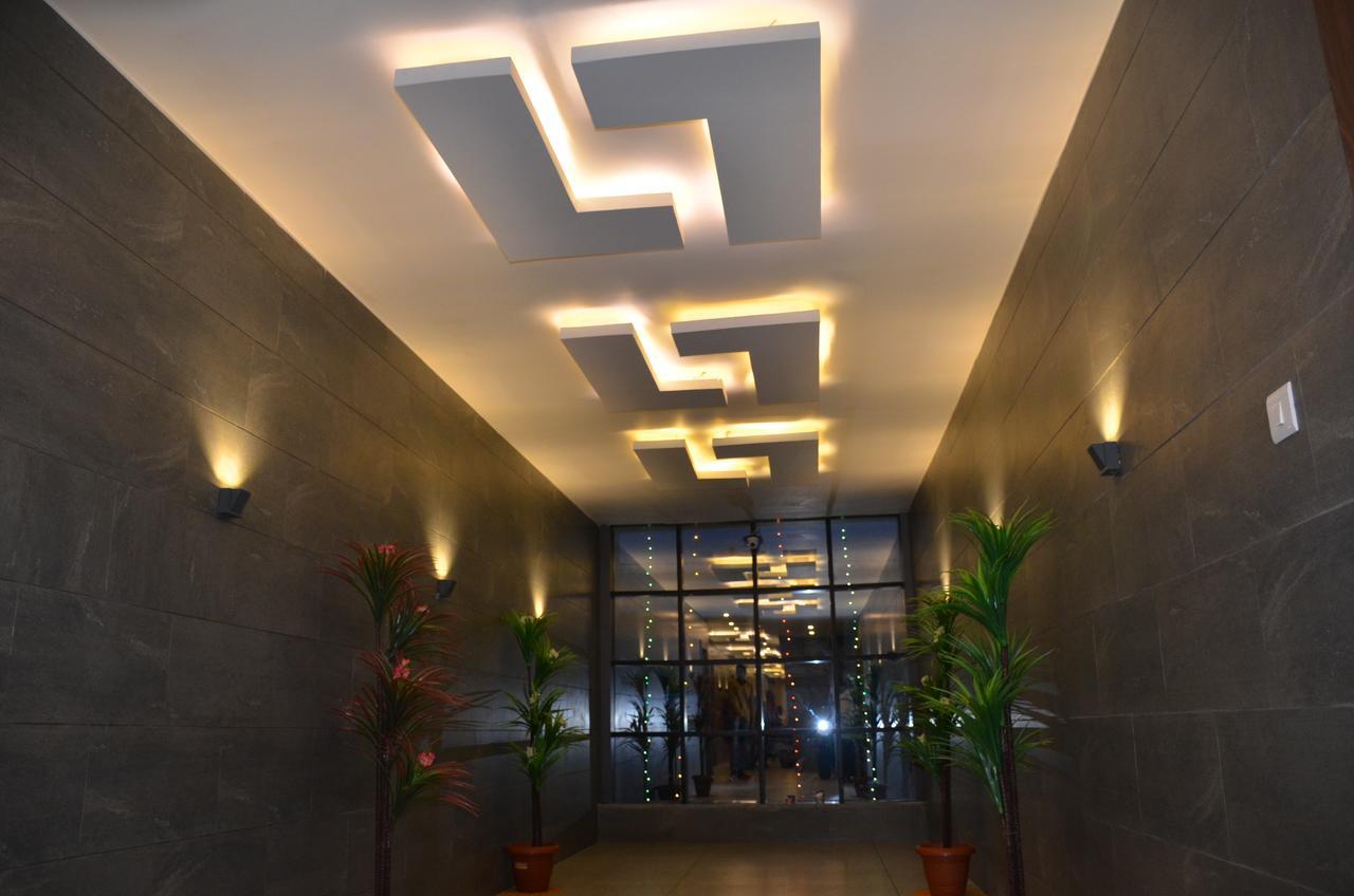 Hotel Apple Residency Pātan Esterno foto