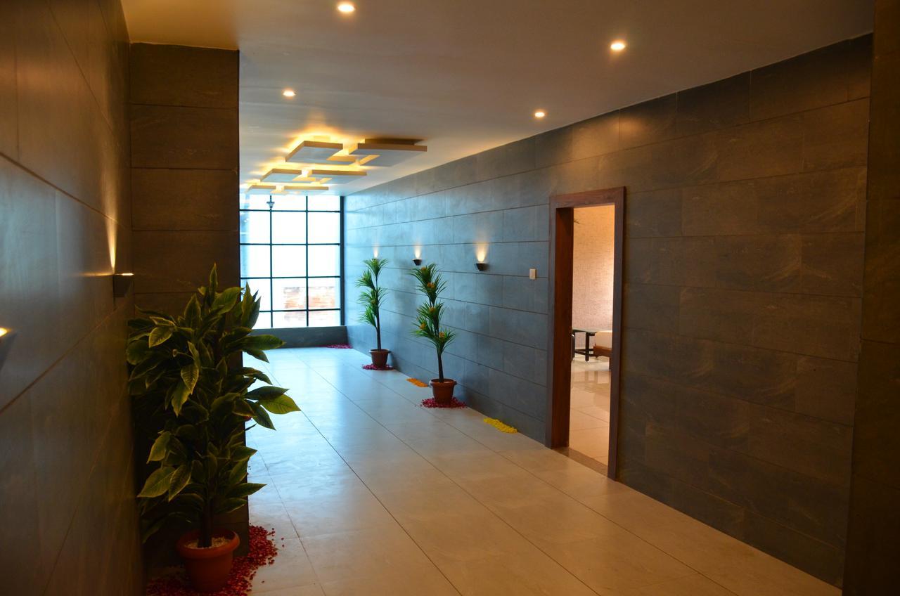 Hotel Apple Residency Pātan Esterno foto