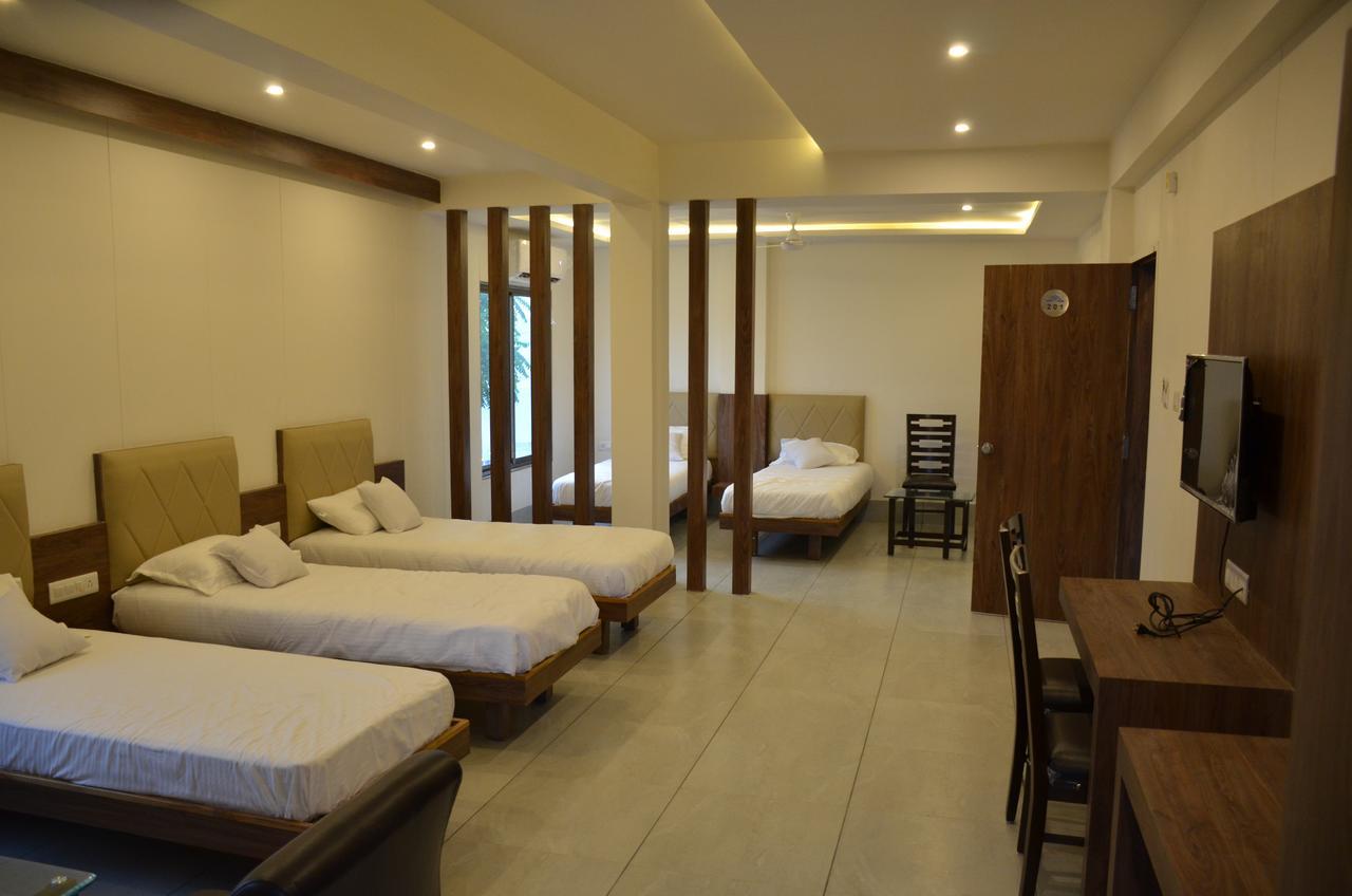 Hotel Apple Residency Pātan Esterno foto