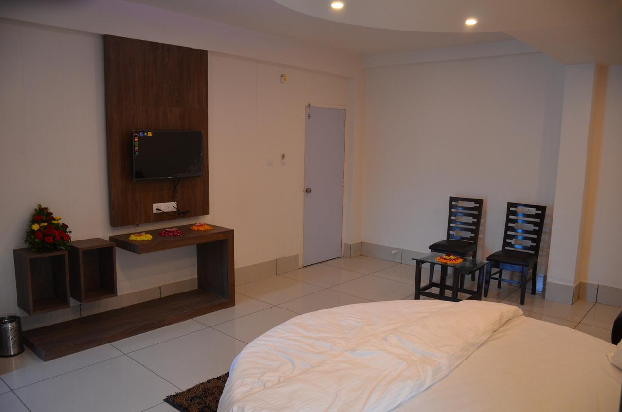 Hotel Apple Residency Pātan Esterno foto
