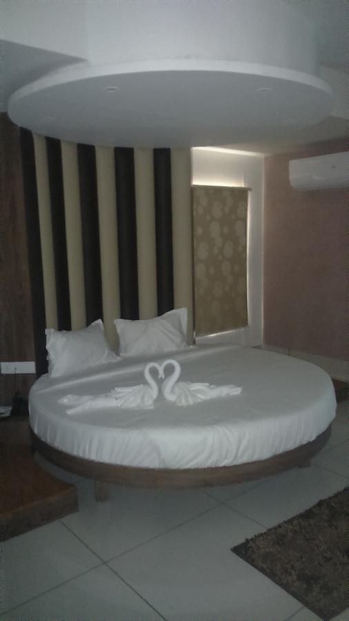 Hotel Apple Residency Pātan Esterno foto