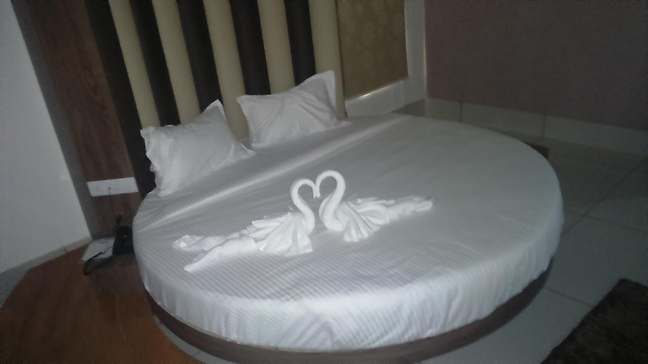Hotel Apple Residency Pātan Esterno foto