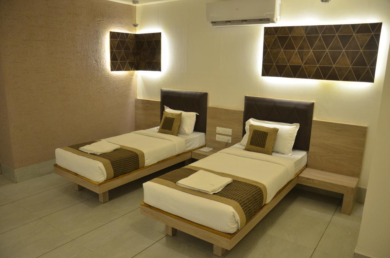 Hotel Apple Residency Pātan Esterno foto