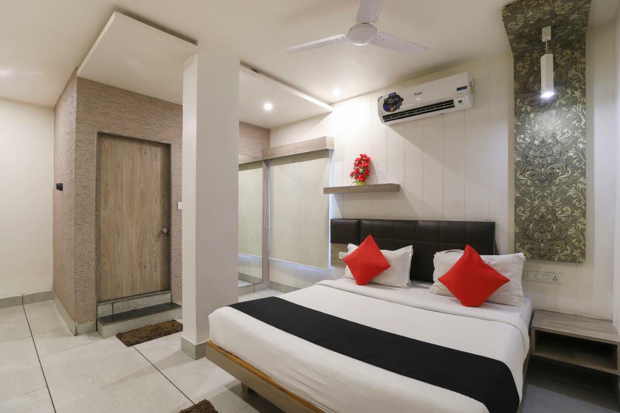 Hotel Apple Residency Pātan Esterno foto