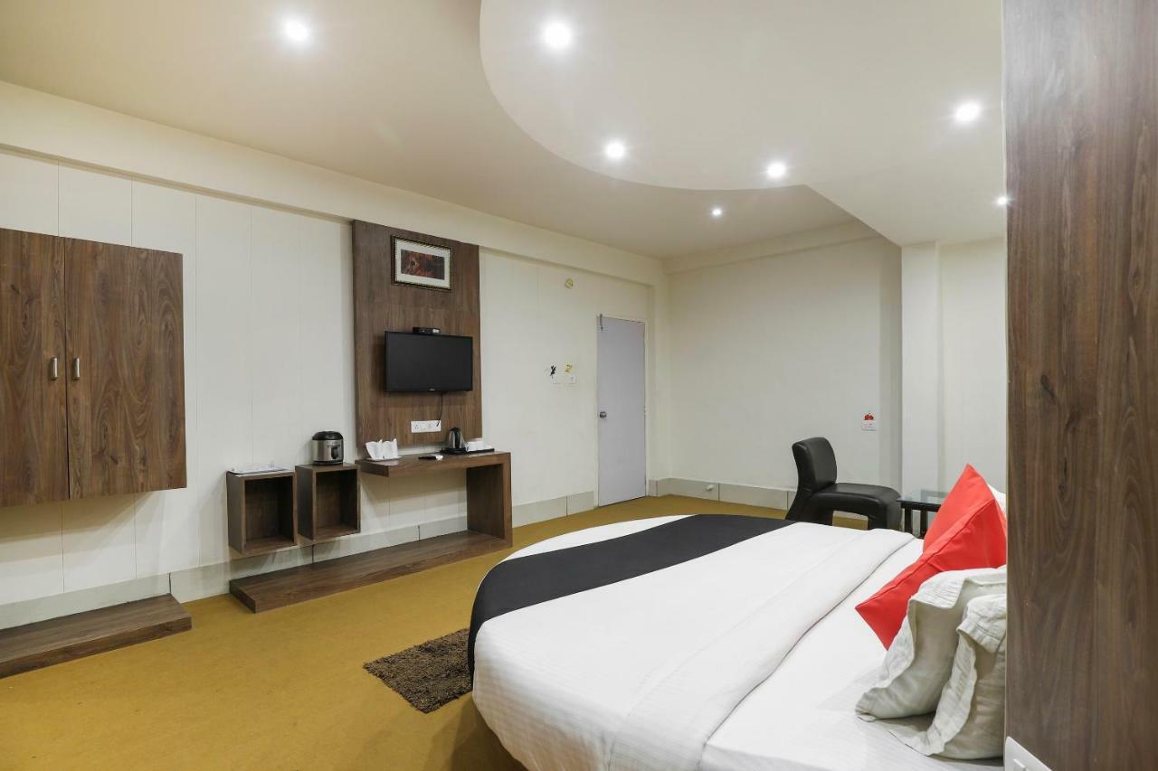 Hotel Apple Residency Pātan Esterno foto