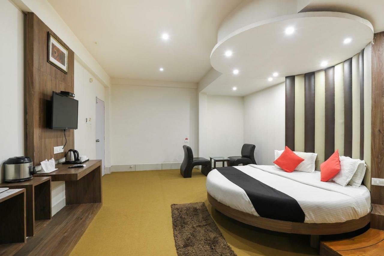 Hotel Apple Residency Pātan Esterno foto
